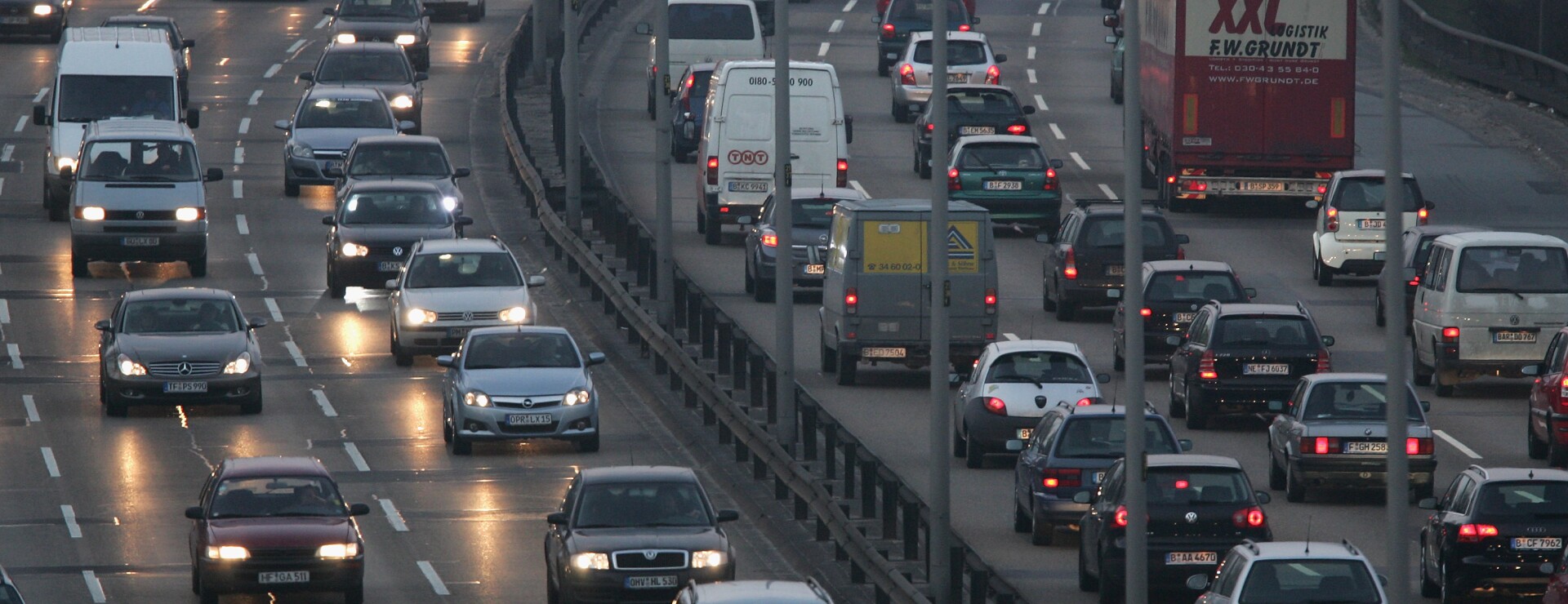 Electric Vehicles Take Spotlight in Arguments Over EPA Car Rules